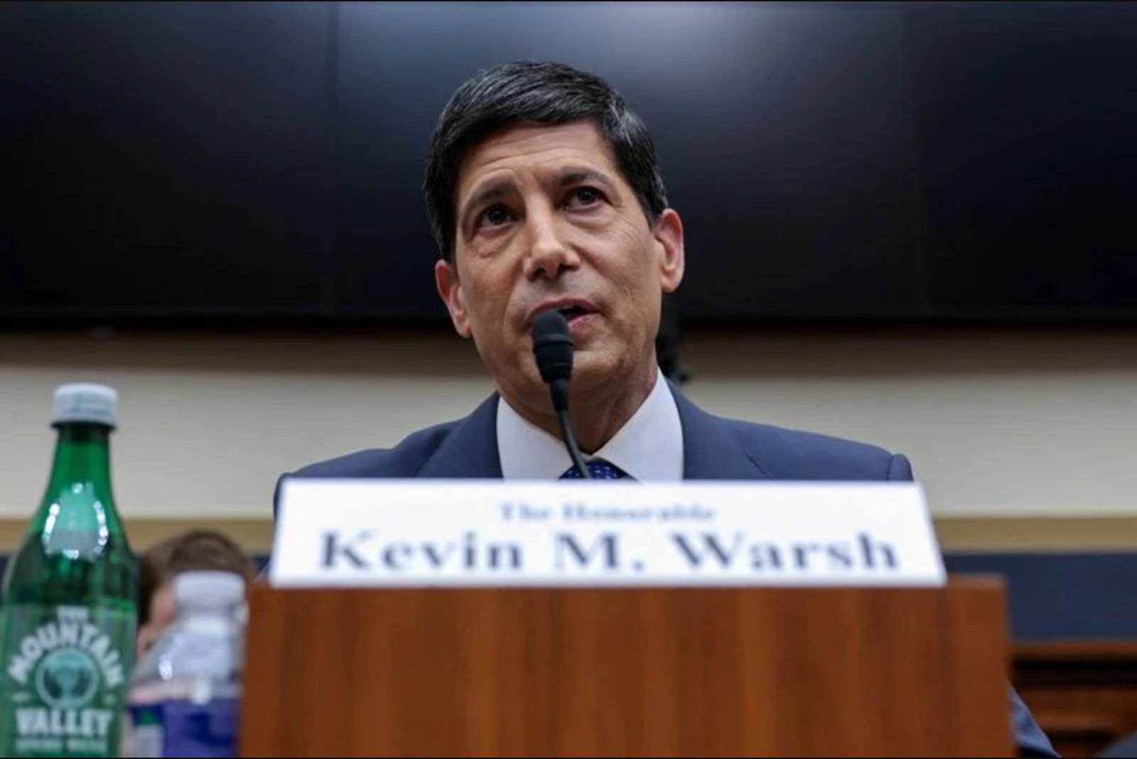 Warsh Stresses Equal Commitment to Inflation and Employment Mandates