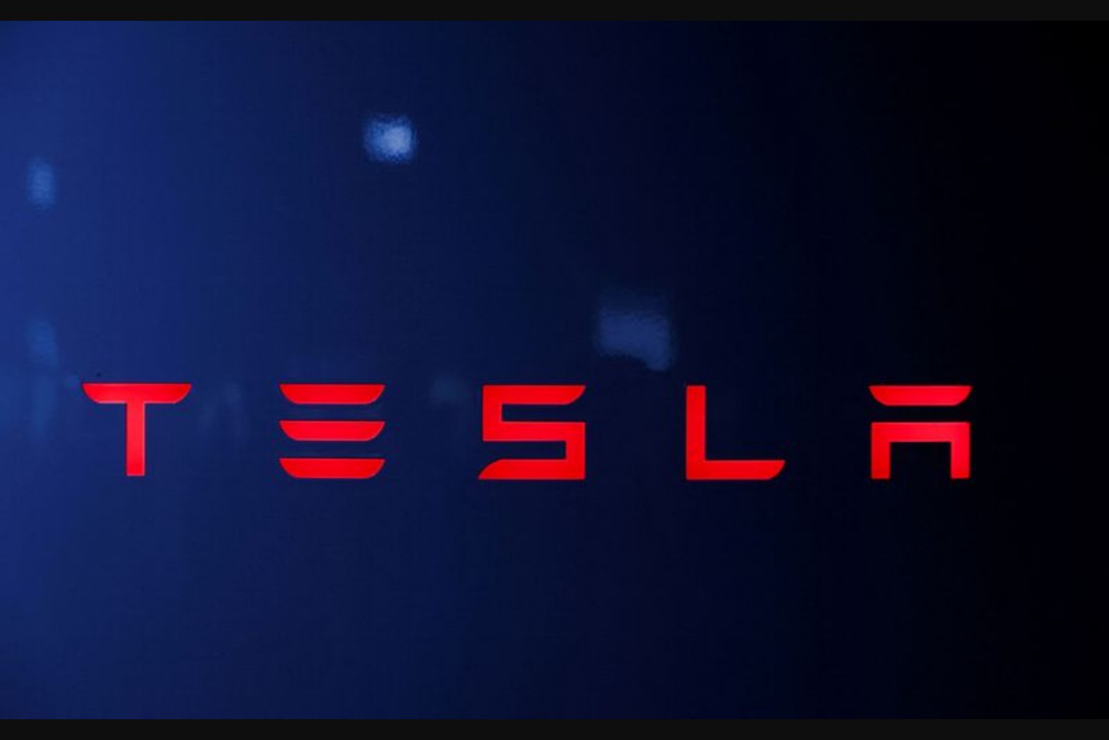 Tesla Posts Q4 Revenue Beat as Deliveries Fall Short; Energy Storage and Autonomy Plans Remain Key Focus