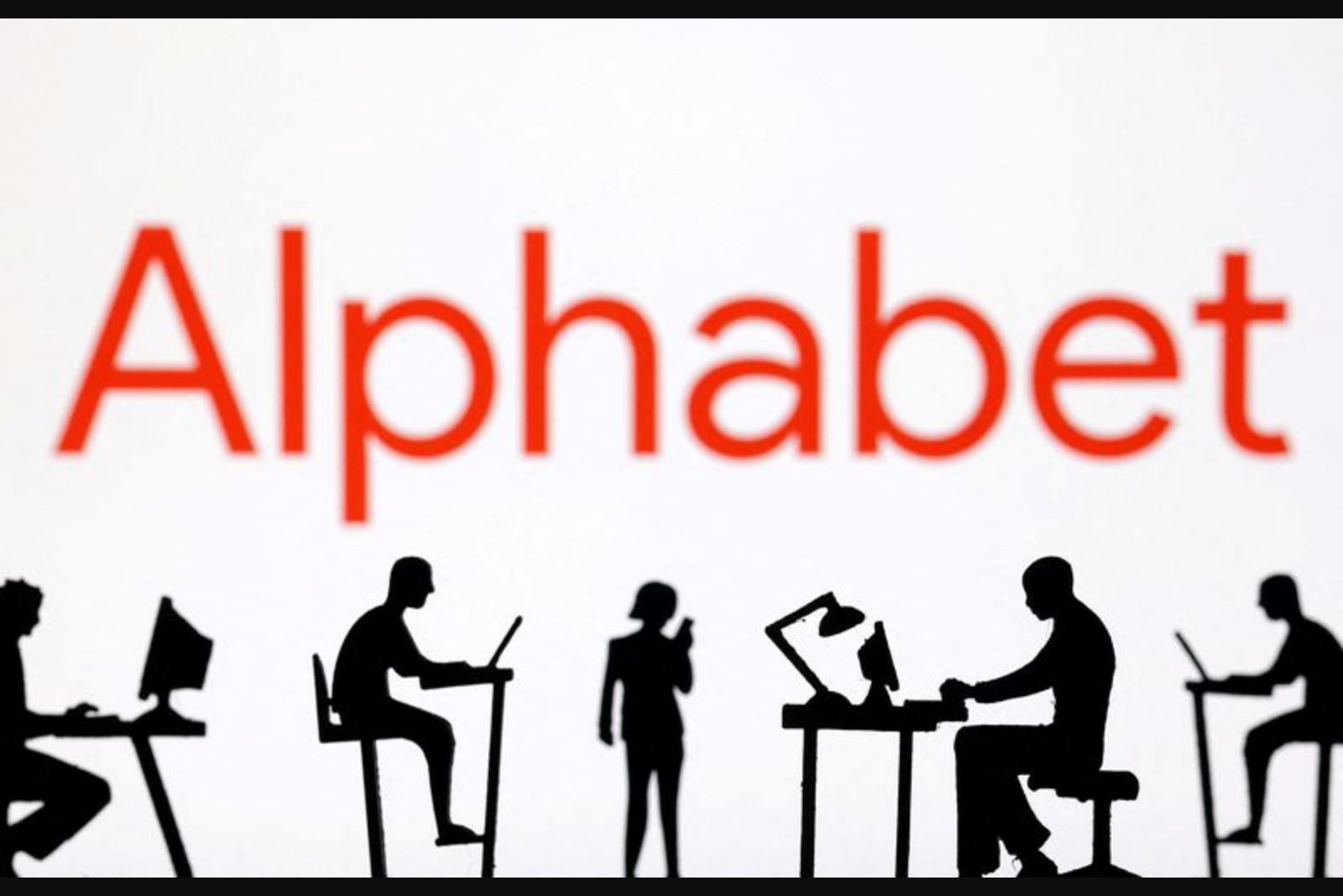 Alphabet’s Cloud Revenue Outpaces Estimates as AI Demand Propels Growth