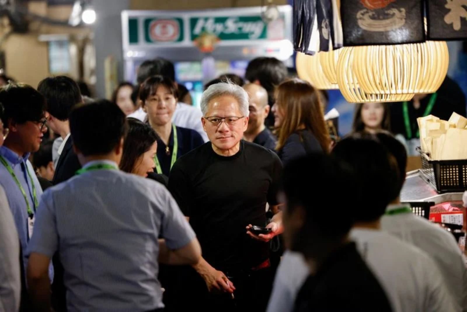 Nvidia Chief Hosts Korean Tech Leaders in Taipei as AI Momentum Builds