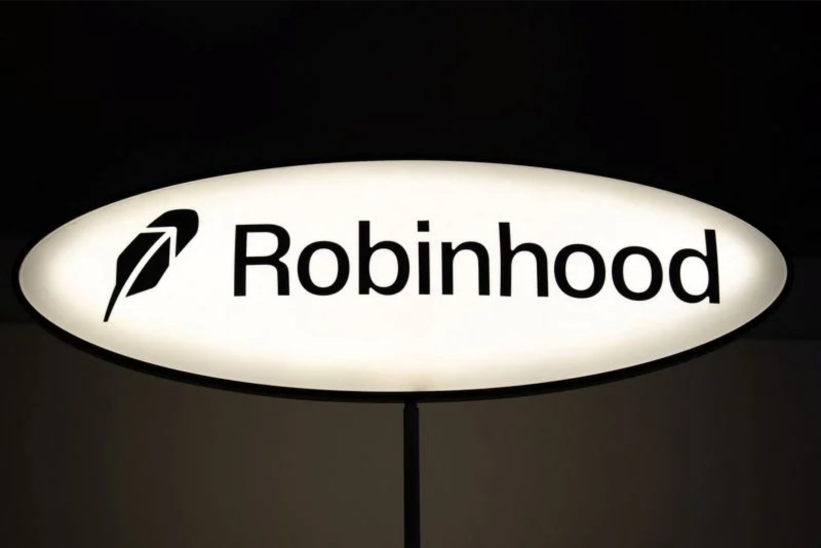 Supreme Court Asks Trump Administration to Weigh In on Robinhood IPO Suit Appeal