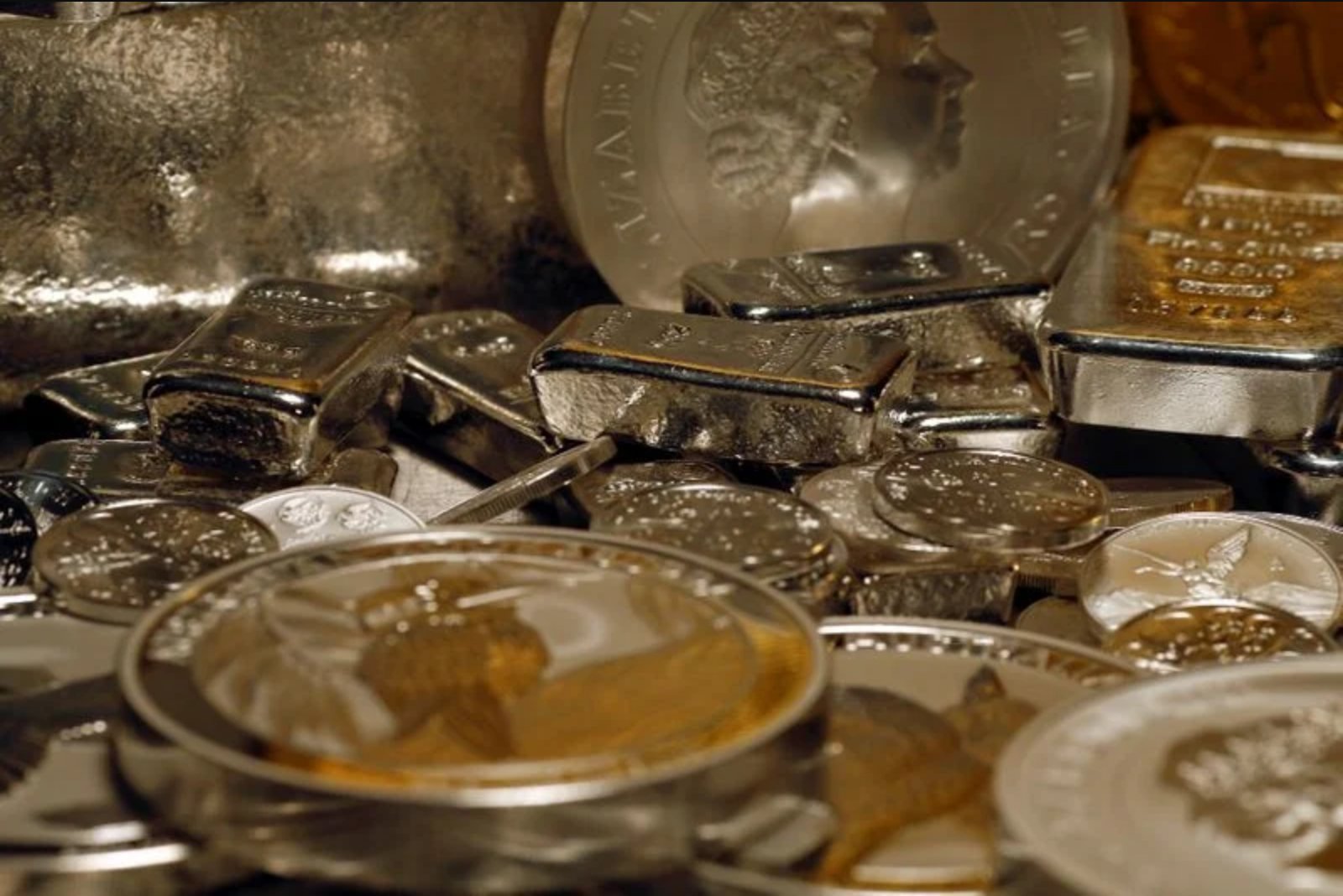 Silver tests 38.2% Fibonacci at $62.13 as short-term momentum falters