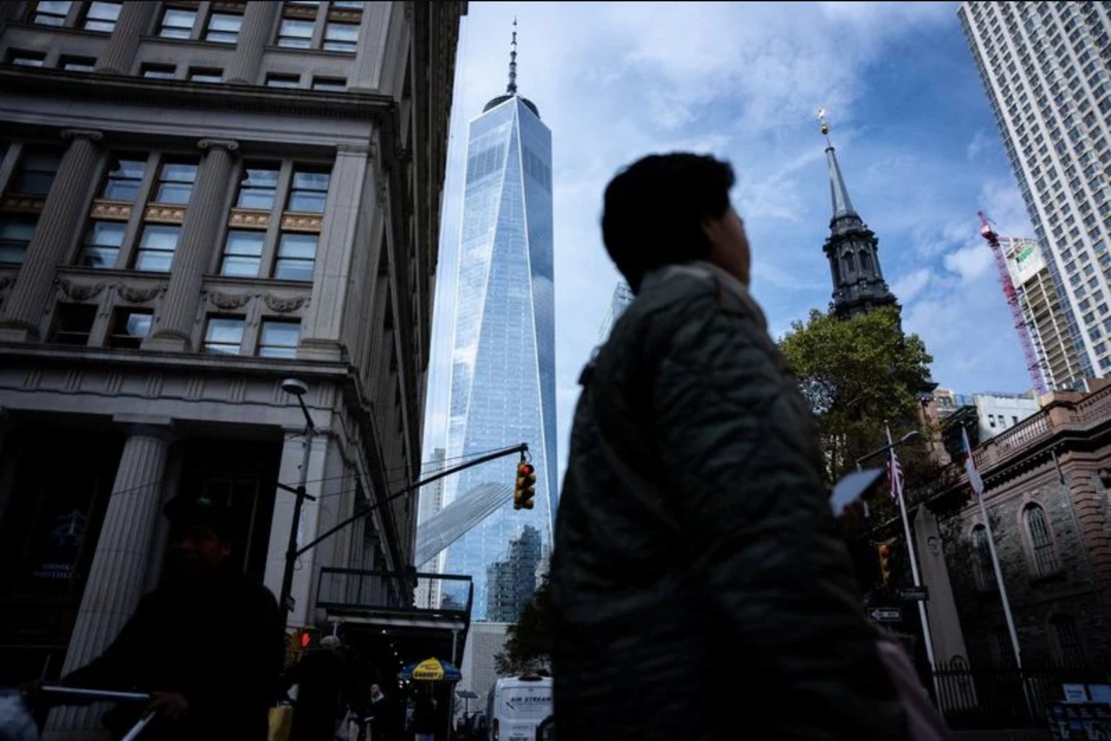 U.S. Regulators Urge Caution on Lending to Undocumented Workers