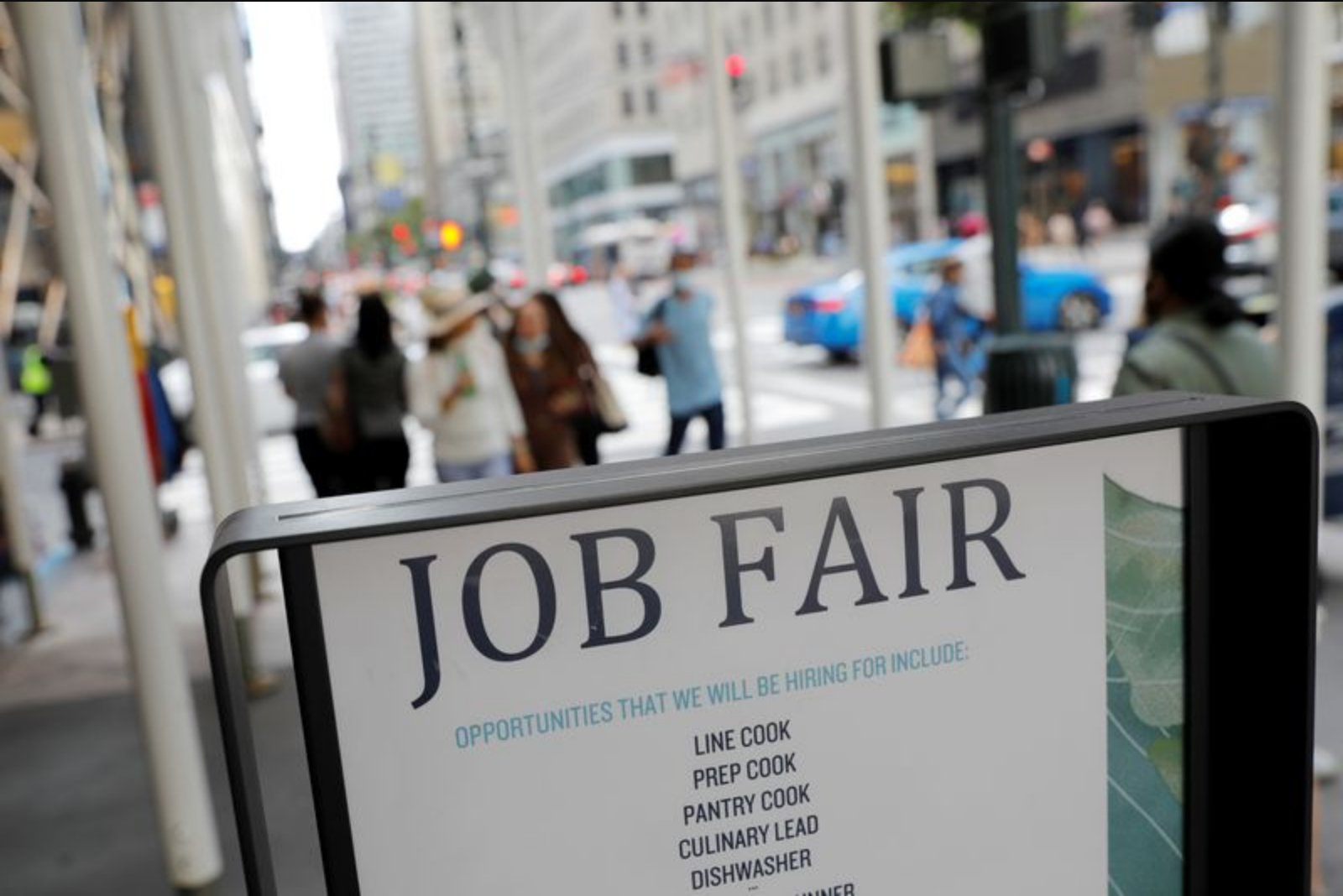 U.S. Weekly Jobless Claims Tick Up, Labor Market Shows Signs of Stability