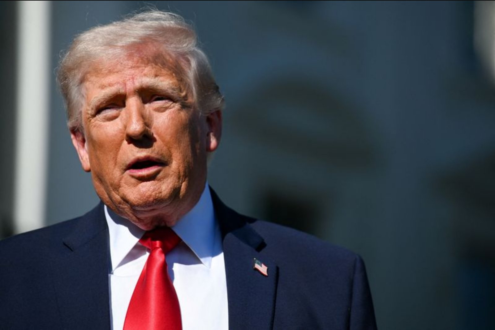 Trump Urges GOP Unity to Secure Short-Term Extension of Overseas Surveillance Authority