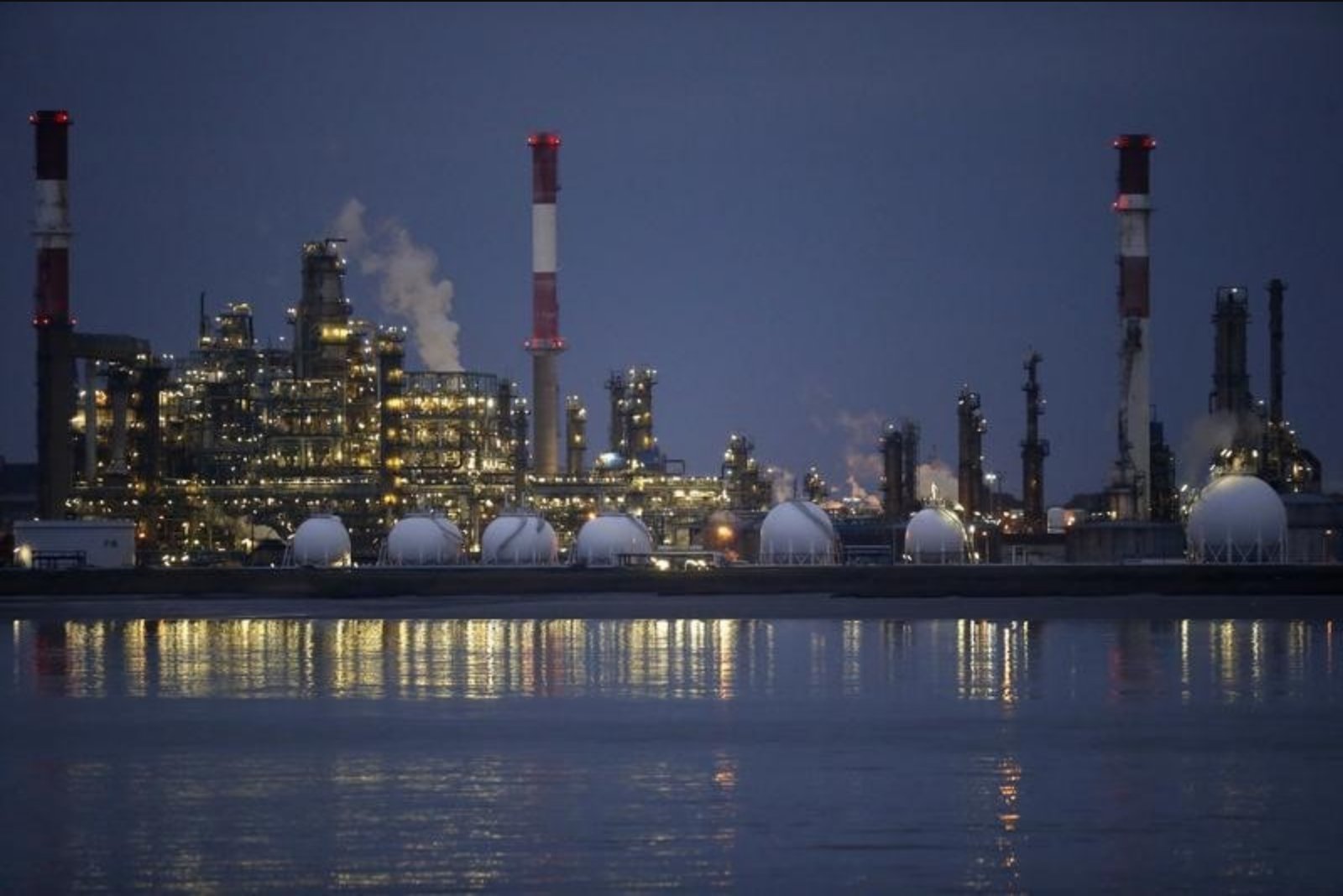 Oil Retreats After Report of Potentially Record IEA Release to Counter Iran-Linked Disruptions