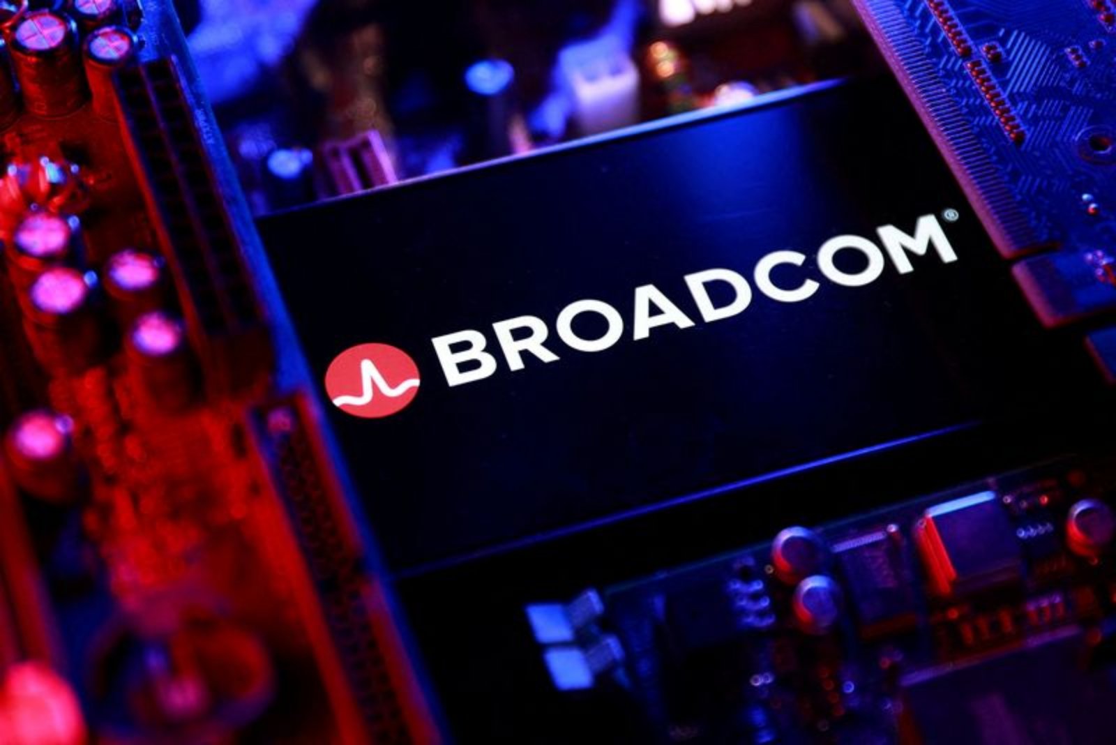Broadcom Raises Q2 Outlook as AI-Driven Chip Orders Climb, Announces $10 Billion Buyback